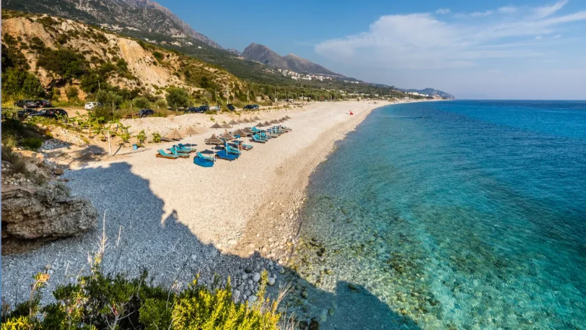 a-2h30-de-paris-ce-pays-qui-est-preservee-du-tourisme-de-masse-vous-offre-certains-des-plus-beaux-paysages-deurope