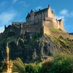 a-seulement-1h30-de-lille-au-coeur-dun-parc-naturel-un-chateau-se-devoile-comme-un-joyau-exceptionnel