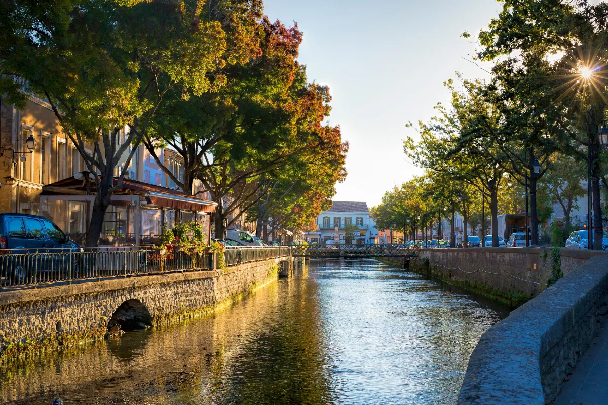 Ce village de Provence, classé parmi les « Plus Beaux Villages de France », vaut absolument le détour