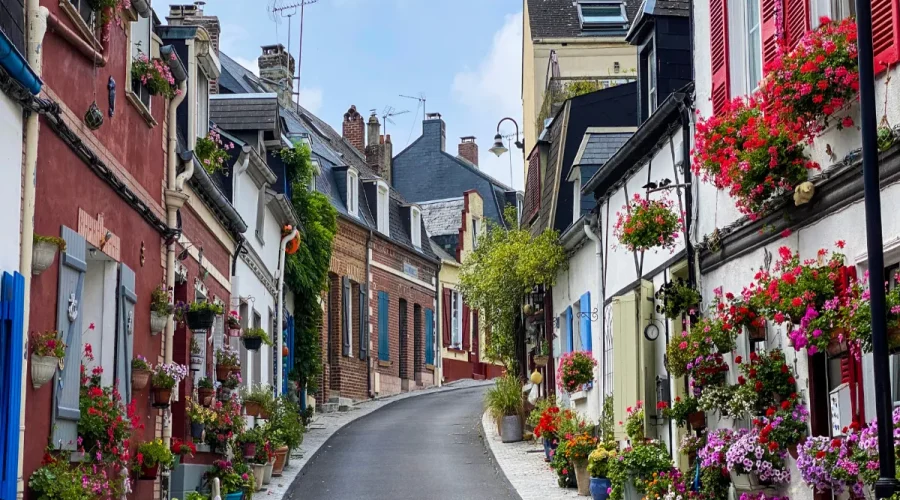 ce-village-pittoresque-de-la-somme-figure-parmi-les-plus-beaux-detours-de-france