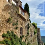 ce-village-provencal-ou-se-melent-art-de-vivre-patrimoine-et-terroir-est-un-joyau-a-decouvrir-bonnieux