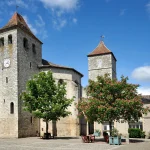 cette-bastide-perchee-du-xiie-siecle-classee-parmi-les-plus-beaux-villages-de-france-abrite-un-jardin-remarquable-en-forme-de-lauzerte
