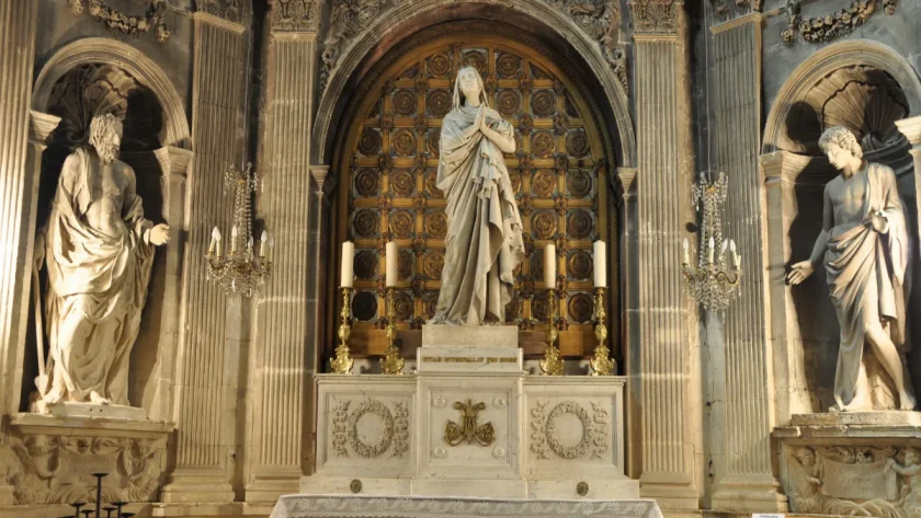 cette-cathedrale-se-classe-parmi-les-plus-belles-de-provence-alpes-cote-dazur-avec-un-charme-irresistible