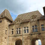 classe-parmi-les-plus-beaux-detours-de-france-ce-village-de-lisere-est-un-tresor-a-decouvrir