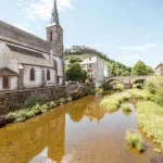 considere-comme-une-perle-rare-du-cantal-decouvrez-ce-village-enchanteur-saint-flour