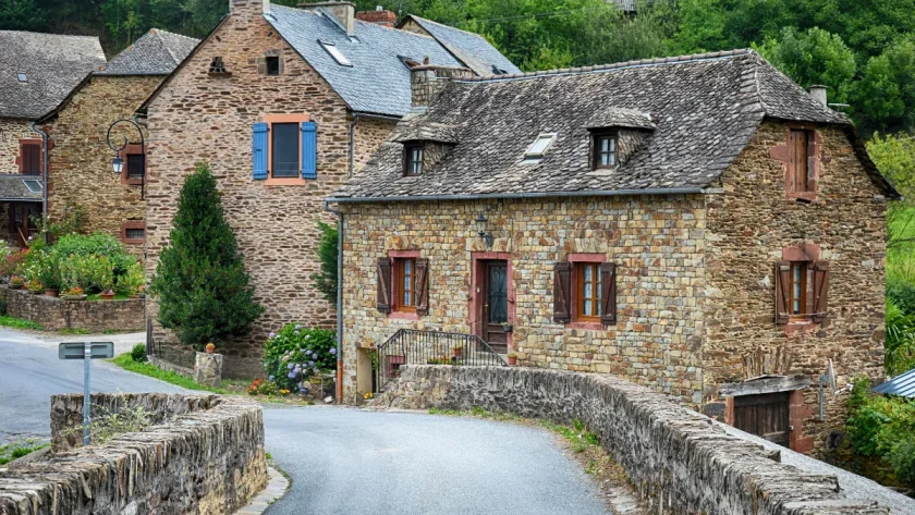 consideree-comme-un-veritable-joyau-decouvrez-cette-ville-incontournable-de-haute-loire