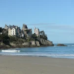 decouverte-du-petit-nice-breton-la-ville-ou-se-niche-une-baie-des-anges-insoupconnee-en-bretagne-dinard