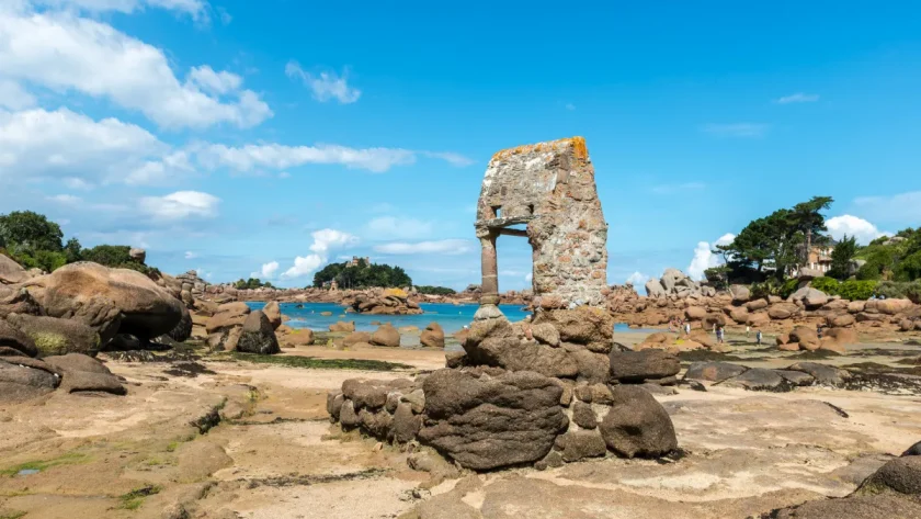 decouvrez-5-plages-bretonnes-idylliques-et-preservees-pour-une-evasion-estivale-loin-de-la-foule