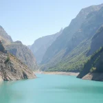 decouvrez-ce-lac-cache-et-meconnu-des-touristes-idealement-situe-dans-le-puy-de-dome-parmi-les-plus-beaux-a-voir-en-france