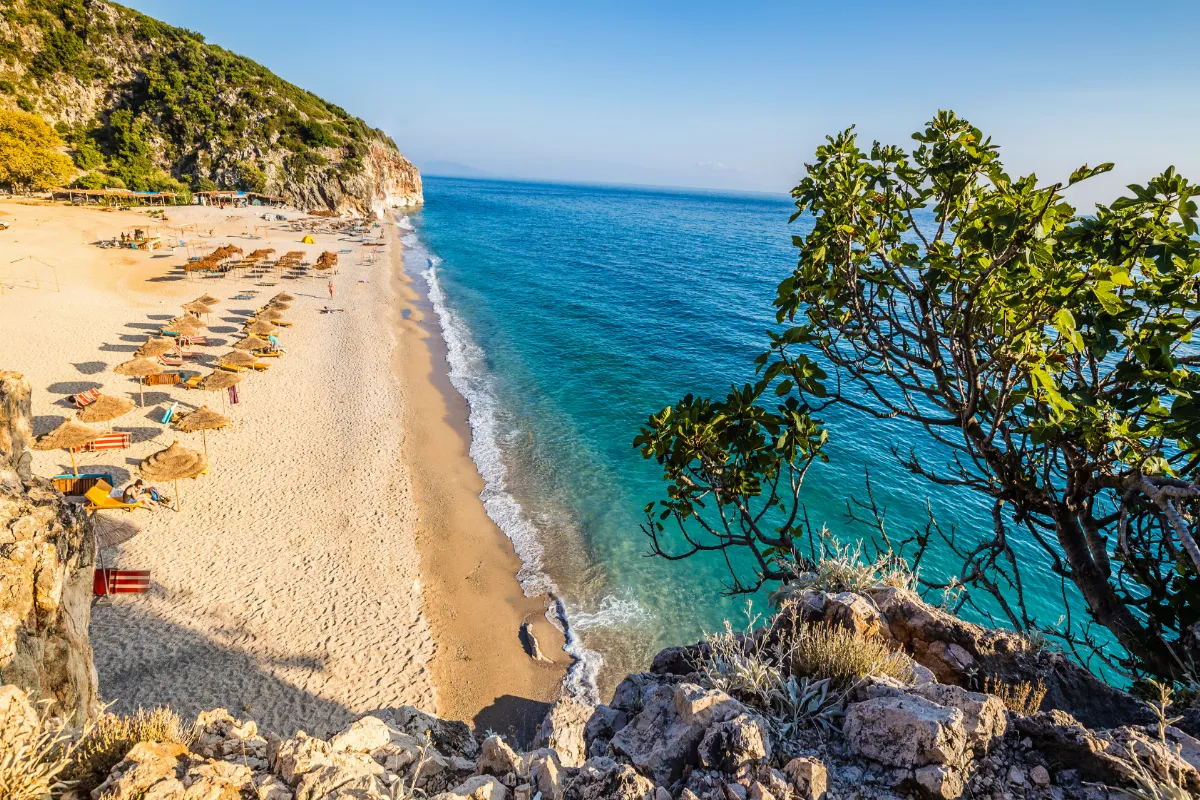 Découvrez ce pays sous-coté voisin de la Grèce, aux plages paradisiaques