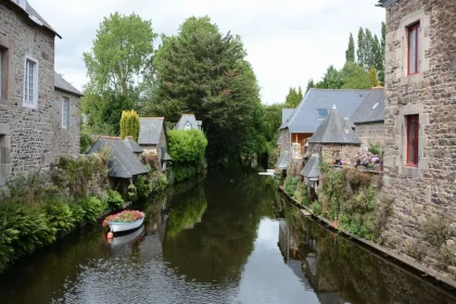 decouvrez-ce-village-breton-meconnu-au-charme-irresistible-un-veritable-tresor-cache