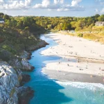 decouvrez-cette-destination-inattendue-de-bretagne-au-charme-envoutant-qui-va-vous-seduire-anse-rospico-a-nevez