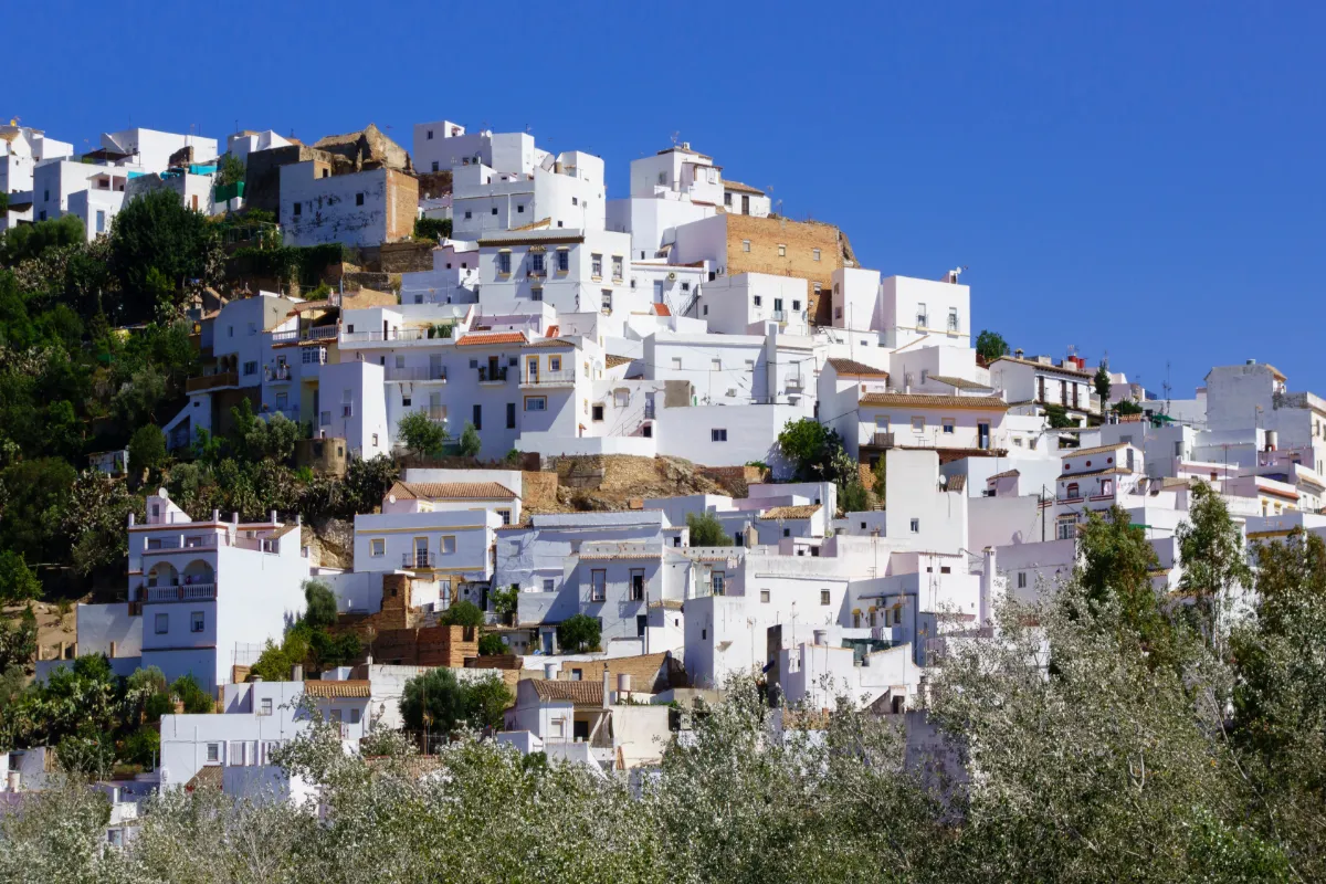 Découvrez le village le plus charmant d&rsquo;Andalousie, niché au cœur des montagnes