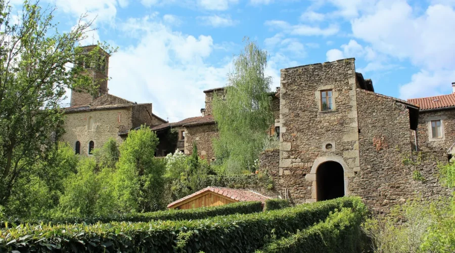decouvrez-le-village-qui-se-classe-dans-le-top-des-plus-beaux-villages-pour-son-charme-inimitable