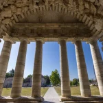 explorez-cette-cite-pittoresque-et-son-patrimoine-des-siecles-dhistoire-a-decouvrir-typiquement-francais