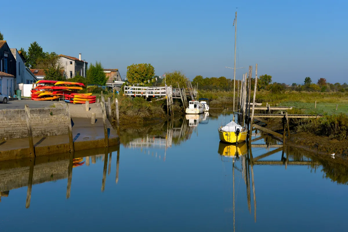 Explorez le village de Charente-Maritime, un trésor caché au cœur des marais et plein de charme