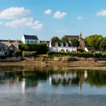la-bretagne-terre-de-merveilles-entre-plages-de-reve-falaises-imposantes-et-patrimoine-exceptionnel-decouvrez-ses-tresors
