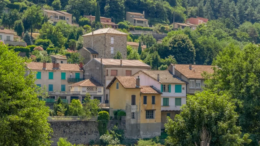 niche-en-ardeche-ce-village-fait-partie-des-plus-beaux-detours-de-france