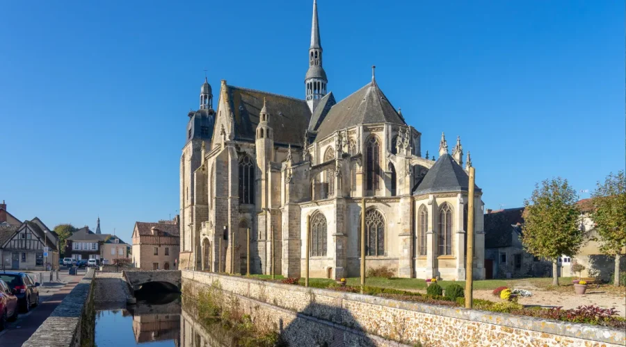 nichee-a-1h30-de-paris-decouvrez-cette-cite-medievale-meconnue-parmi-les-plus-beaux-detours-de-france-nogent-le-rotrou