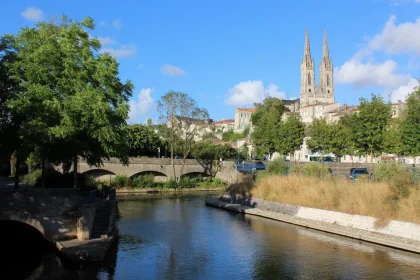 surnomme-le-joyau-cache-des-deux-sevres-ce-lieu-incontournable-merite-votre-visite