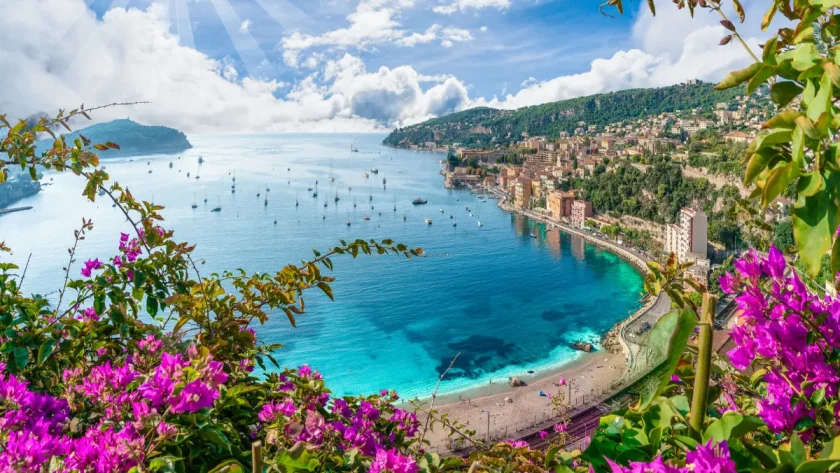 Zoom sur la Côte d'Azur : le classement des plages à connaître entre Alpes-Maritimes et Var, des joyaux aux plages à éviter - Ilemaurice tourisme.info