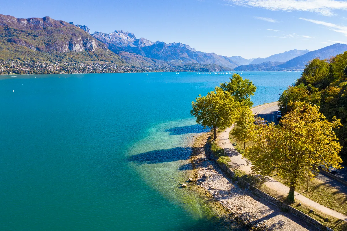 5 idées de balades à faire autour du lac d’Annecy : les immanquables pour cet été