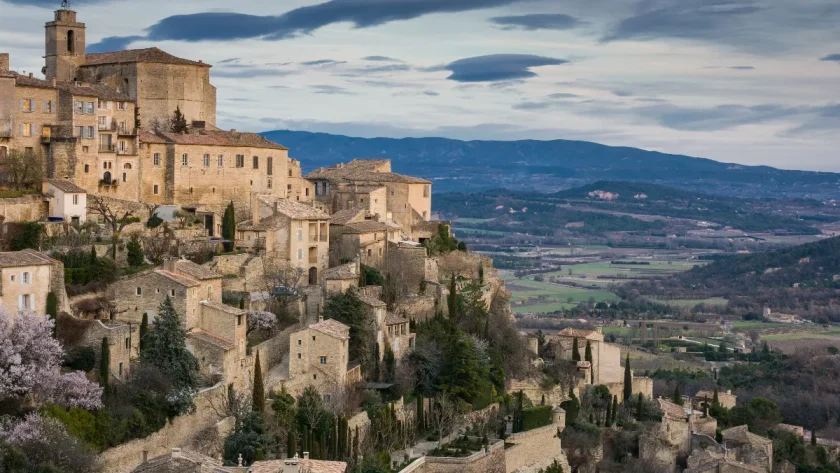 5-villages-de-provence-meconnus-et-pourtant-incroyables-voici-les-lieux-a-voir-absolument