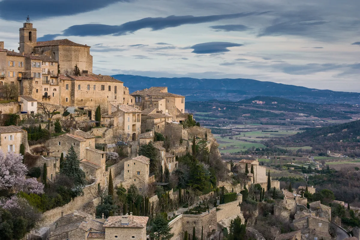 5 villages de Provence méconnus et pourtant incroyables : voici les lieux à voir absolument