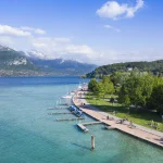 7-lacs-de-montagne-en-france-a-decouvrir-cet-ete-voici-les-plus-belles-pepites-naturelles