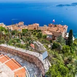 a-proximite-de-nice-et-monaco-decouvrez-cet-incontournable-village-de-la-cote-dazur
