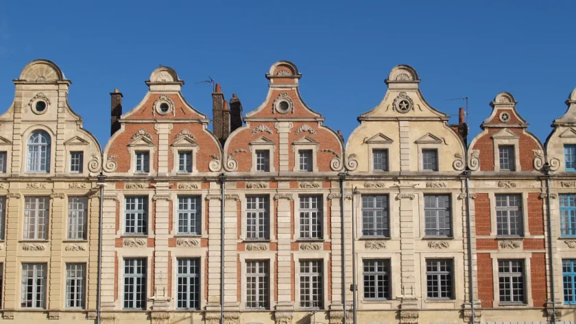 ce-tresor-architectural-a-decouvrir-dans-le-pas-de-calais-est-aussi-jolie-que-la-ville-ou-elle-se-situe-arras