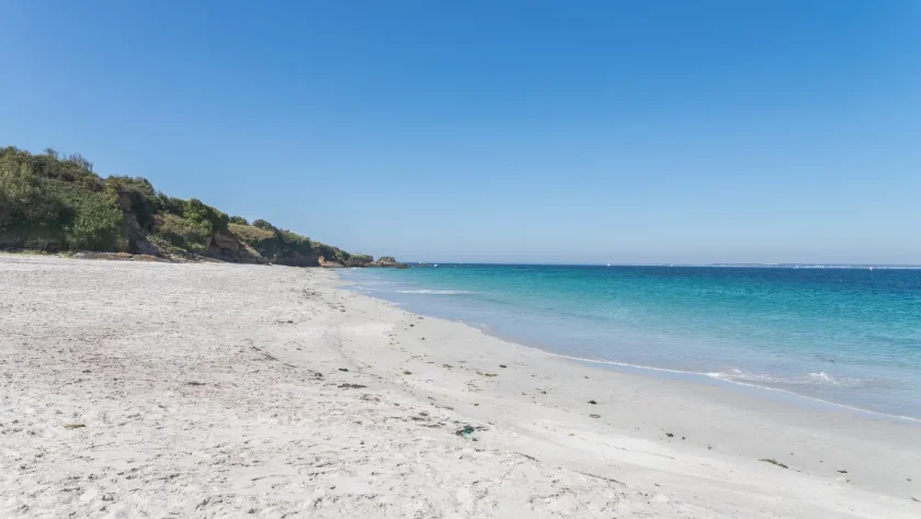 cette-ile-bretonne-a-des-airs-mediterraneens-decouvrez-ce-lieu-unique-en-france