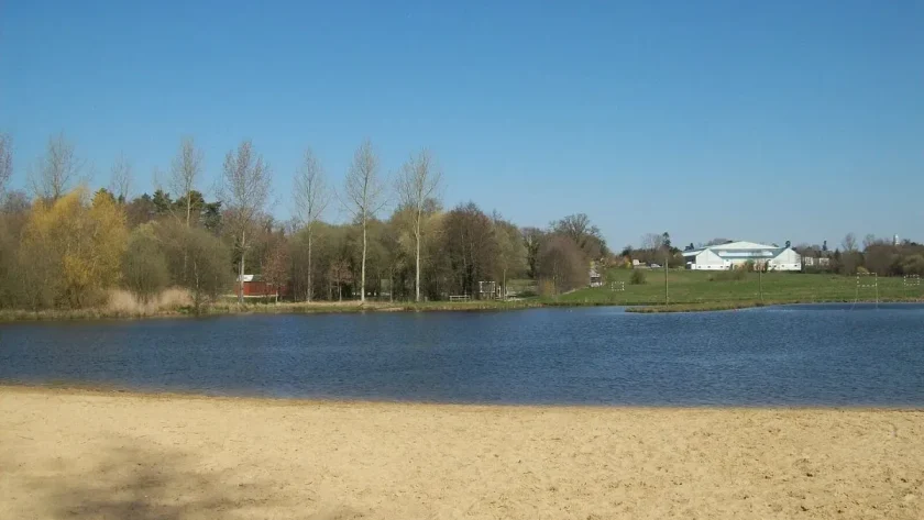 cette-plage-bretonne-restera-fermee-tout-lete-pour-une-cause-etonnante-voici-la-raison