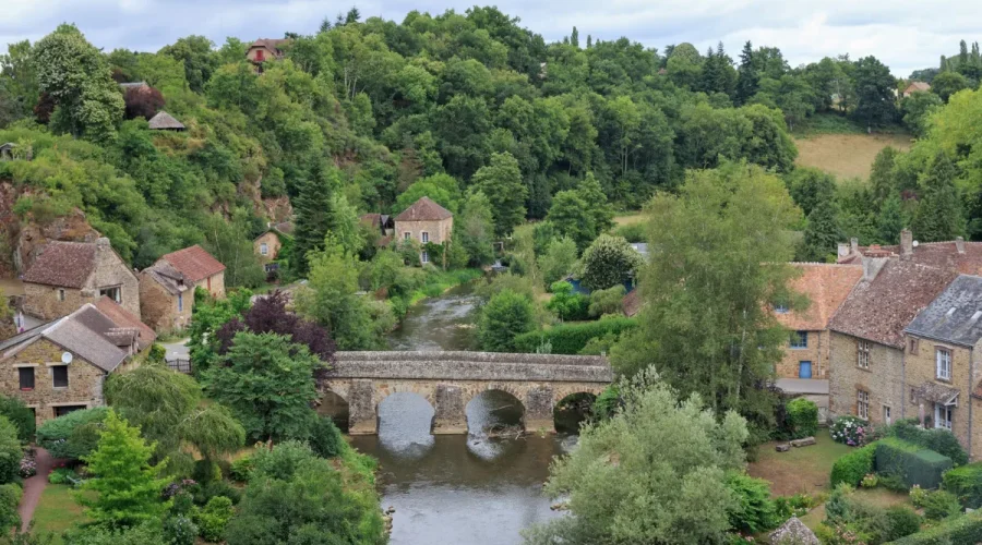 decouvrez-pourquoi-la-france-est-le-plus-beau-pays-du-monde-avec-ce-joyau-normand-pays-de-la-haute-sarthe