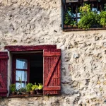 elus-lun-des-plus-beaux-villages-de-france-son-charme-et-son-authenticite-emerveille-chaque-annee-des-milliers-de-visiteurs-tourtour