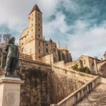 explorez-cette-ville-celebre-pour-abriter-lun-des-tresors-francais-les-plus-admires-auch
