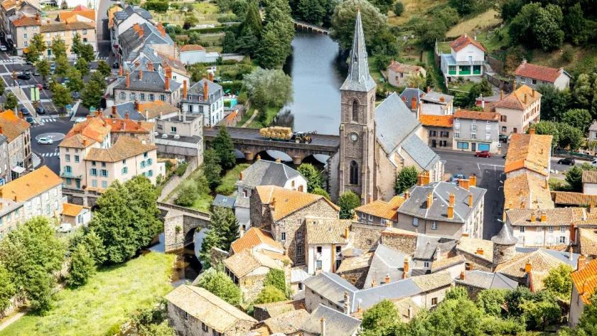joyau-du-cantal-ce-village-fait-partie-des-plus-beaux-de-france-decouvrez-la-commune-de-saint-flour