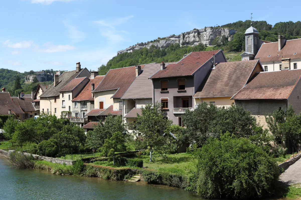 Les 5 villages fascinants près de Besançon que vous devez absolument visiter : plongez dans leurs charmes