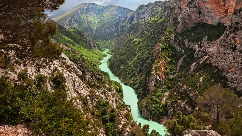 les-gorges-du-verdon-pourquoi-est-ce-la-destination-ideale-pour-vos-prochaines-vacances