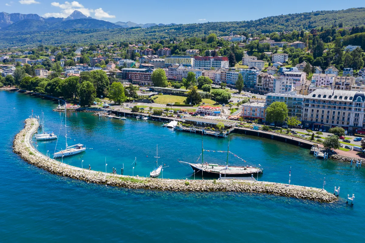Profitez des nombreuses sources thermales de cette ville pour vous détendre cet été