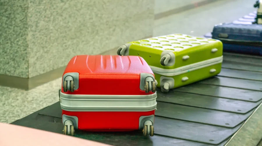 recuperez-votre-valise-apres-latterrissage-avant-tout-le-monde-grace-a-ces-5-astuces-meconnues