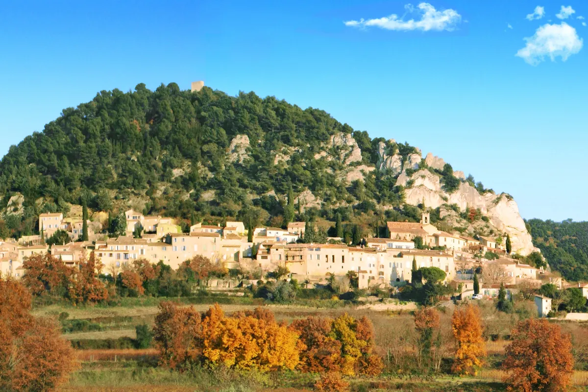 Séguret : découvrez cette pépite secrète du Vaucluse qui vous réserve un patrimoine incroyable à explorer