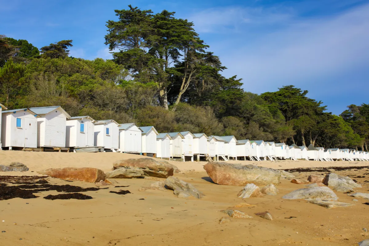Top 5 des plages en France sans touristes : où partir pour des vacances au calme ?