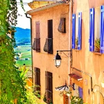 vacances-en-famille-au-soleil-3-villages-secrets-du-bord-de-mer-en-paca-pour-des-vacances-au-calme