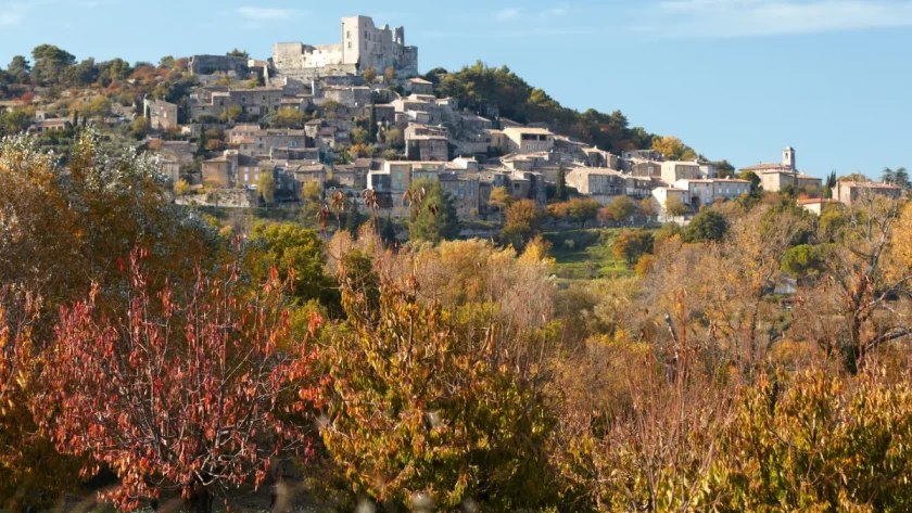 5-villages-du-vaucluse-encore-meconnus-a-decouvrir-absolument-voici-notre-selection