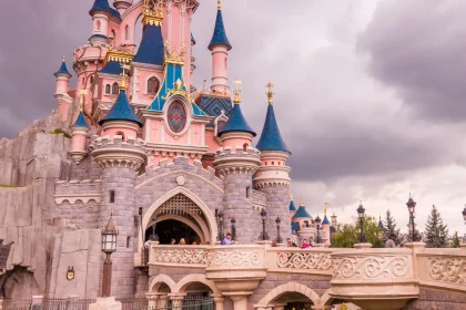 avec-les-jo-2024-disneyland-paris-est-completement-vide-profitez-de-loccasion-des-maintenant-pour-decouvrir-le-parc