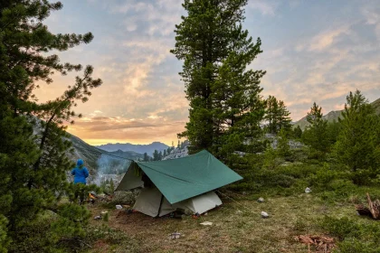 bivouac-peut-on-planter-sa-tenter-ou-lon-veut-voici-ce-quil-faut-savoir-avant-de-partir-a-laventure