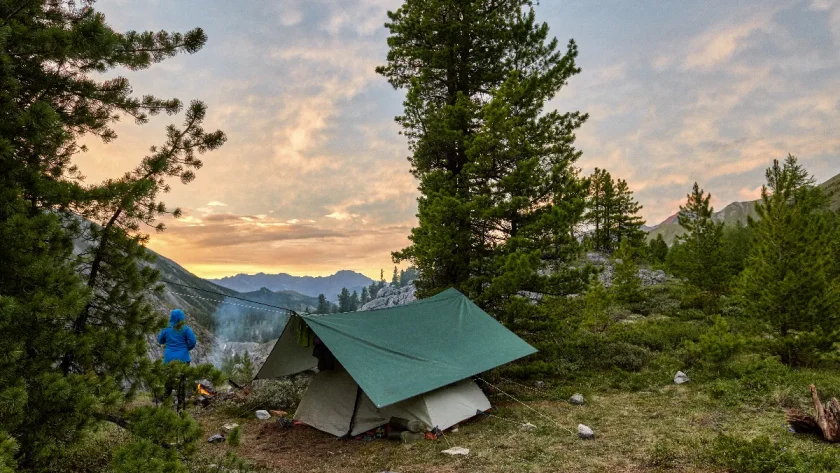 bivouac-peut-on-planter-sa-tenter-ou-lon-veut-voici-ce-quil-faut-savoir-avant-de-partir-a-laventure