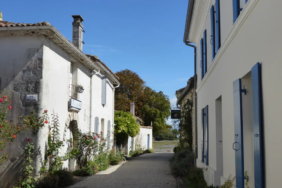 Ce petit village méconnu de Charente-Maritime mérite le détour : voici lequel !