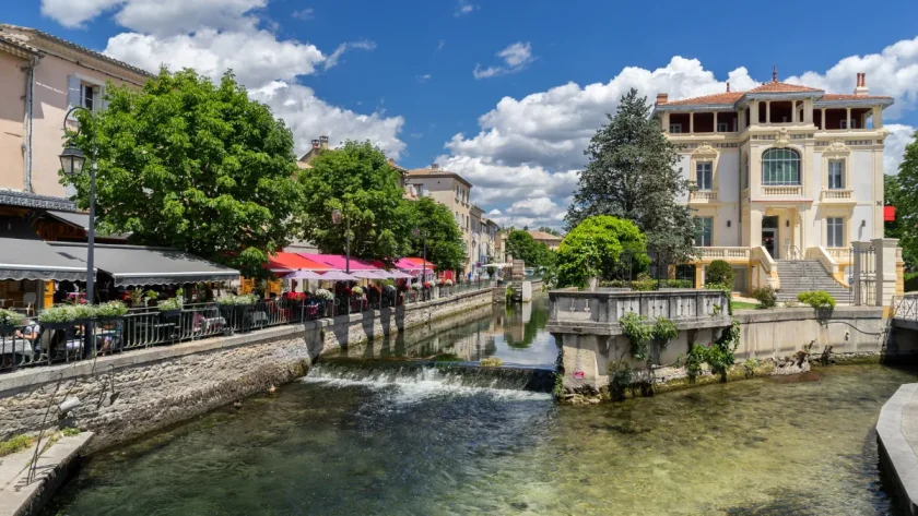 ce-village-pittoresque-fait-partie-des-tresors-de-la-provence-decouvrez-des-maintenant-lisle-sur-la-sorgue